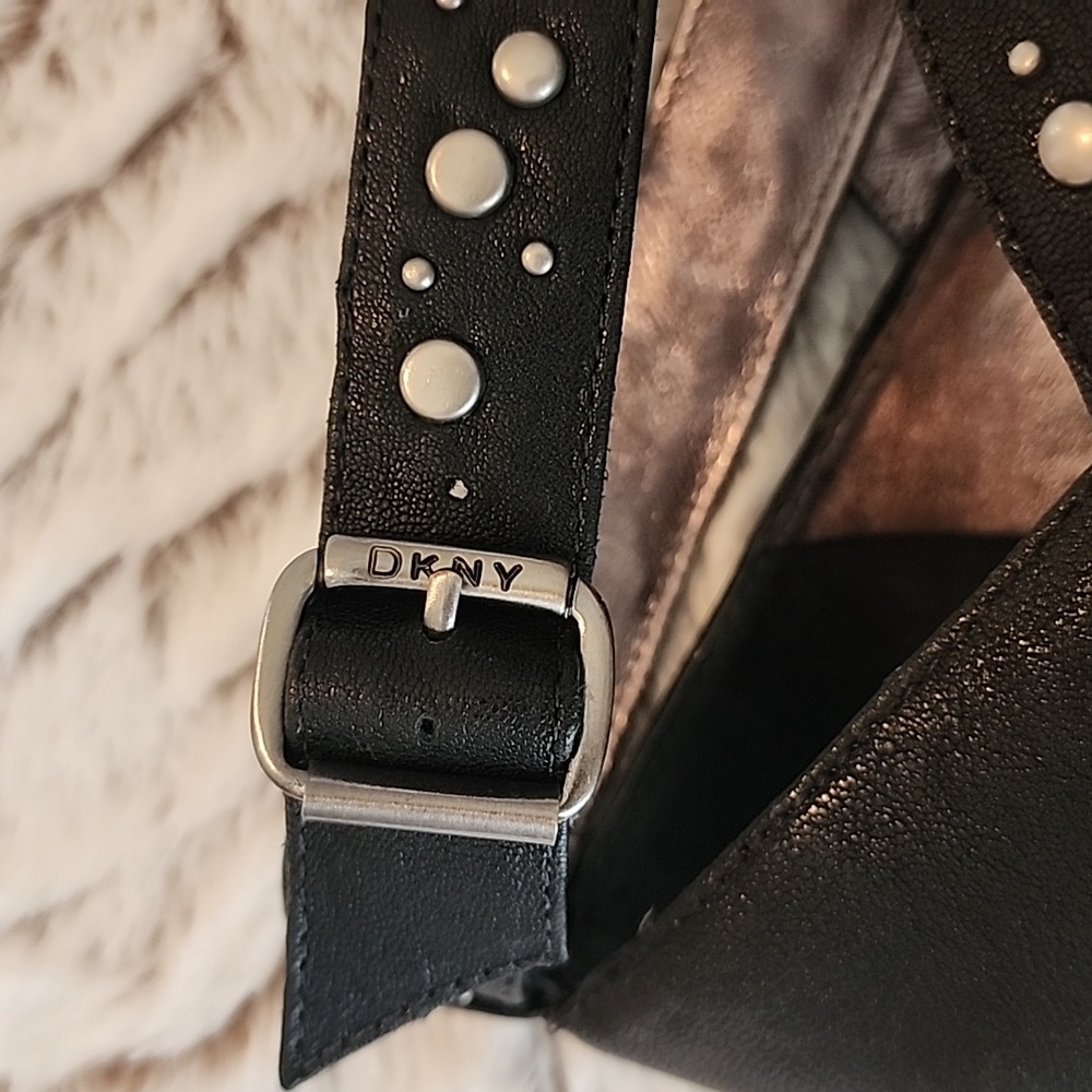 DKNY Laci Embellished Strappy Pump 2.5" heel. Size 5.5 &Dustbag - Picture 4 of 15